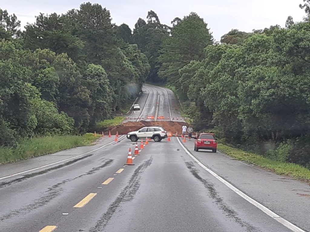 BR-280 está totalmente interditada entre Mafra e Três Barras