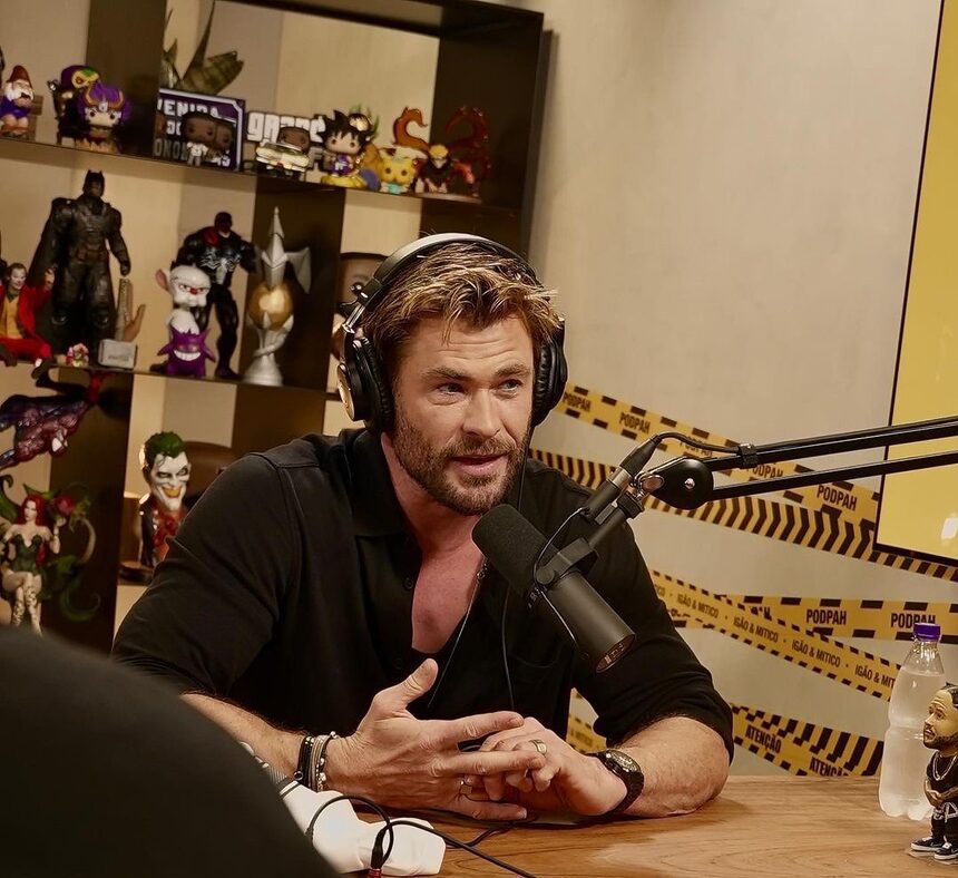 Chris Hemsworth dá show de simpatia em passagem pelo Brasil