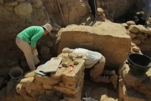Arqueólogos-confirmam-localização-de-cidade-bíblica.-01-27-01-24