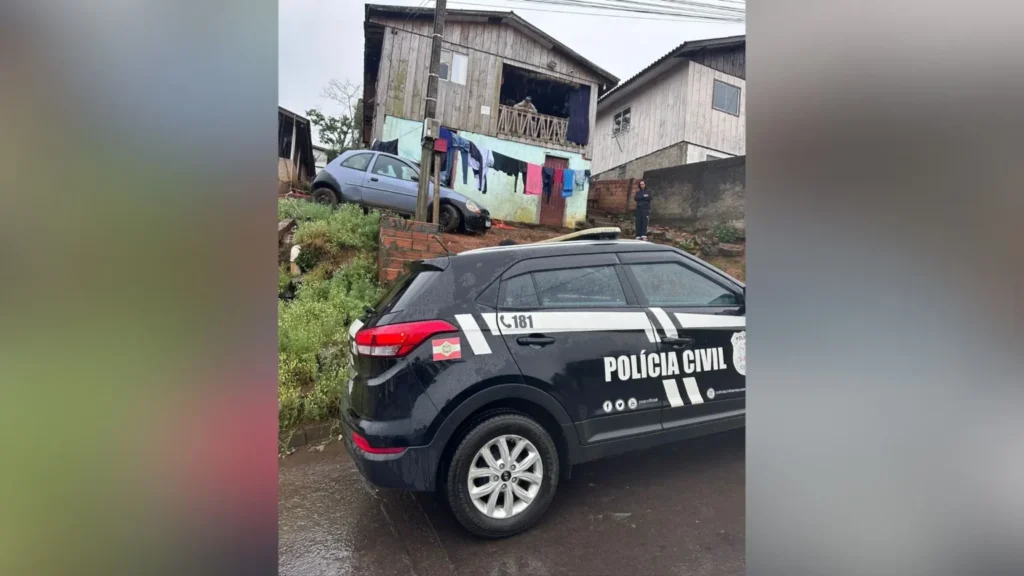 Três